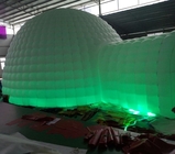 Nieuw ontwerp buitententent met een gigantische igloo met LED-opblaasbare koepel met 2 tunnels