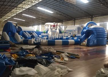 Het aangepaste Witte Grappige Grote Opblaasbare Materiaal van het Waterpark voor Jonge geitjes/Volwassenen