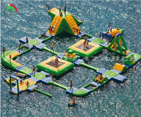 Waterpark Grote opblaasbare waterparkapparatuur Drijvend Op maat gemaakte opblaasbare waterpark