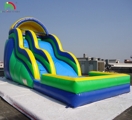 Commercieel opblaasbaar springhuis met waterslide Kinders springkasteel