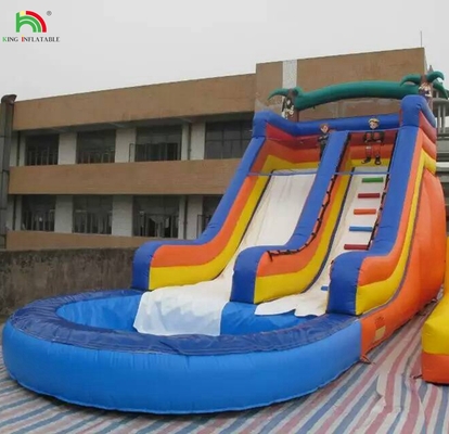 Populaire commerciële opblaasbare waterslippen met zwembad te koop