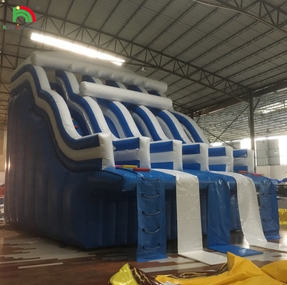 Hoogwaardige buitenopblaasbare waterslide / commerciële opblaasbare waterslide