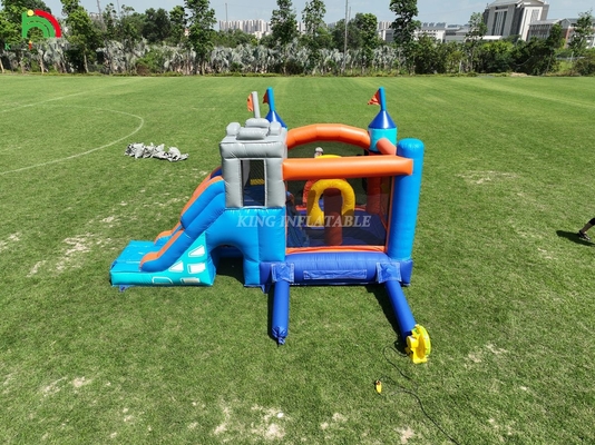 Commercieel opblaasbaar springhuis springkasteel met glijbanen en balput opblaasbaar springkasteel voor kinderen