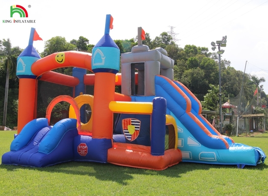 Commercieel opblaasbaar springhuis springkasteel met glijbanen en balput opblaasbaar springkasteel voor kinderen