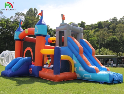 Commercieel opblaasbaar springhuis springkasteel met glijbanen en balput opblaasbaar springkasteel voor kinderen
