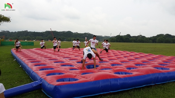 Competitieve uitdaging opblaasbare sprong obstakelbaan PVC matras hardlopen opblaasbare baan apparatuur voor evenement