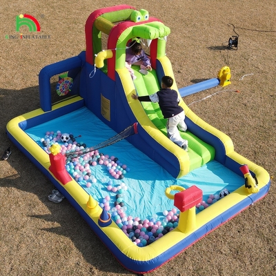 Kinderenfeest nat droogopblaasbaar springhuis water glijbaan uitsmijter combo met grotere splash zwembad klimmen blazer basket dartboard