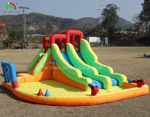 Opblaasbare uitschuiver Combo Bounce House Dubbelbaan Opblaasbare waterslide met waterbad Trampoline Schieten Net Basket Klimmen