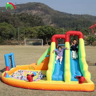 Opblaasbare uitschuiver Combo Bounce House Dubbelbaan Opblaasbare waterslide met waterbad Trampoline Schieten Net Basket Klimmen