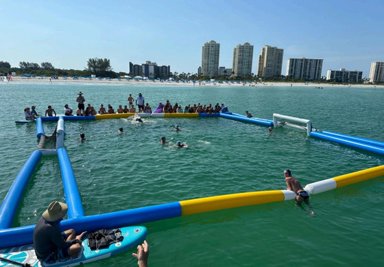 Opblaasbaar watersportspel Opblaasbaar waterpolo Voetbalveld Arena Court Aqua Opblaasbaar voetbalveld