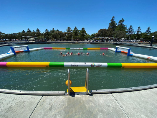 Opblaasbaar watersportspel Opblaasbaar waterpolo Voetbalveld Arena Court Aqua Opblaasbaar voetbalveld