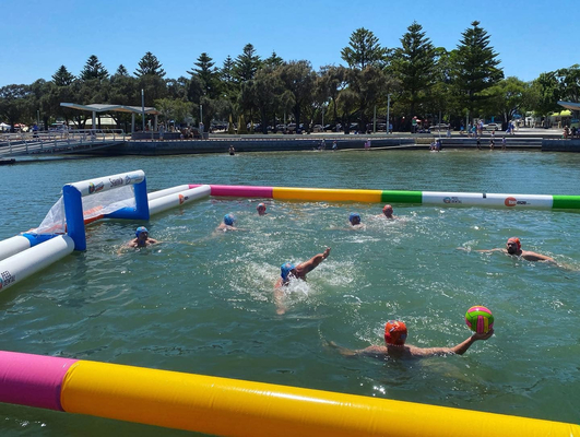 Opblaasbaar watersportspel Opblaasbaar waterpolo Voetbalveld Arena Court Aqua Opblaasbaar voetbalveld