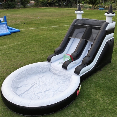 Waterglijbaan opblaasbare witte en zwarte waterslide Kindersglijbaan met grotere watersplashpool