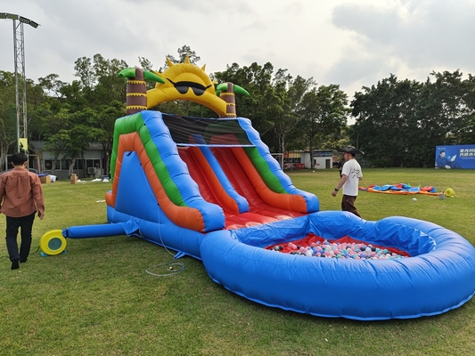 Dubbele lijn PVC opblaasbare waterslide combinatie met zwembad obstakel klim opblaasbare zwembad glijbanen
