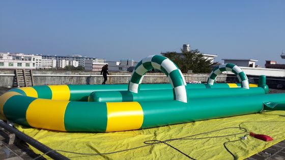Buitenopblaasbare go kart-racebaan aantrekkelijk opblaasbare racebaan voor bumperwagens