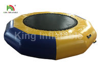 Aangepast Geel 5m D Opblaasbaar Waterstuk speelgoed/Drijvende pvc-Trampoline voor Waterpark