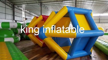 4m * 2.5m die op Slag lopen - omhoog Waterstuk speelgoed, Opblaasbare het Waterrol van pvc voor Waterpark