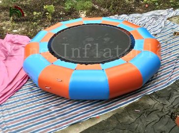 5m Diameterslag - omhoog het Stuk speelgoed van het het Geteerde zeildoekwater van pvc van de Watertrampoline voor Kerstmispartij