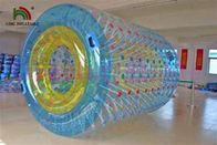 Het openlucht Rolling Commerciële Opblaasbare Waterstuk speelgoed, Rolling Ballen 2.8m snakt * 2.4m Dia