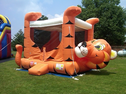 Pvc Met een laag bedekt Beeldverhaal Tiger Inflatable Bouncer Castle Blow die omhoog Kasteel springen