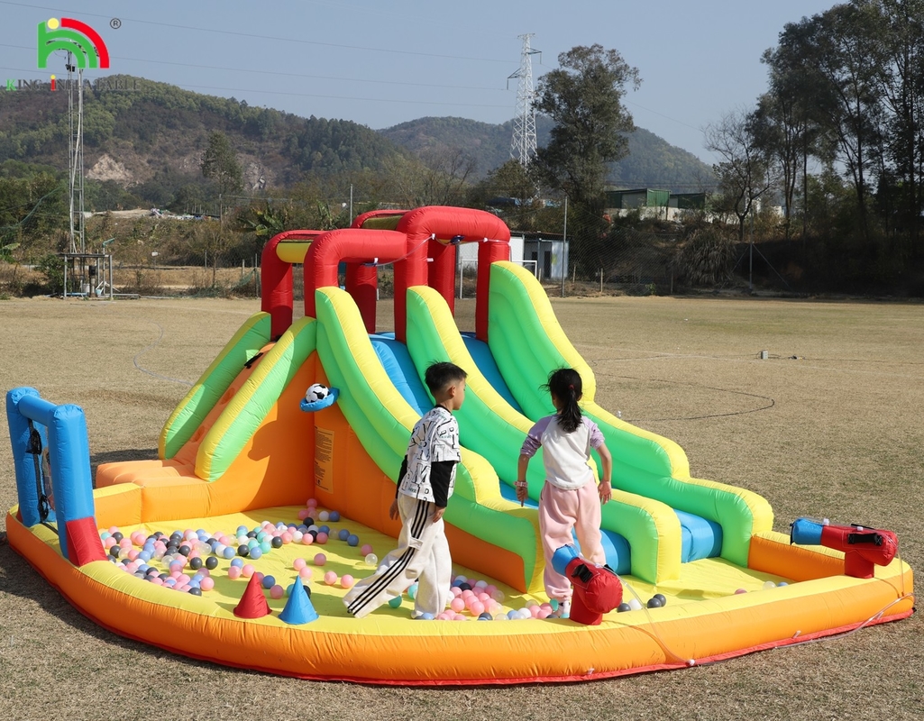 Opblaasbare uitschuiver Combo Bounce House Dubbelbaan Opblaasbare waterslide met waterbad Trampoline Schieten Net Basket Klimmen