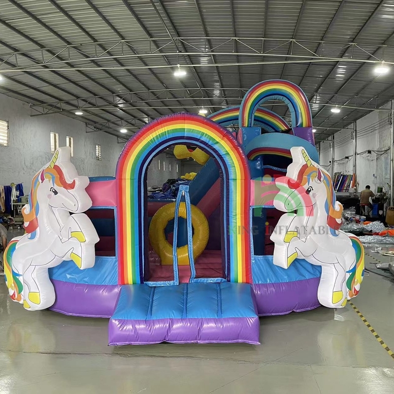 Opblaasbare uitsmijter Combo Hindernisbaan Bounce Kasteel Huis Met Glijbanen Ball Pit Klimmen Hindernis Blower