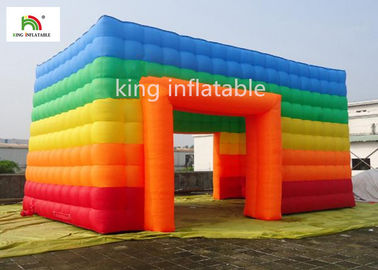 EN14960 Tent 4m van de regenboog Opblaasbare Gebeurtenis Kleurrijk Oxford voor Commercieel